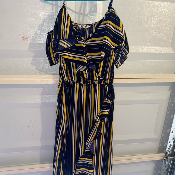 Dress - Picture 2 of 4